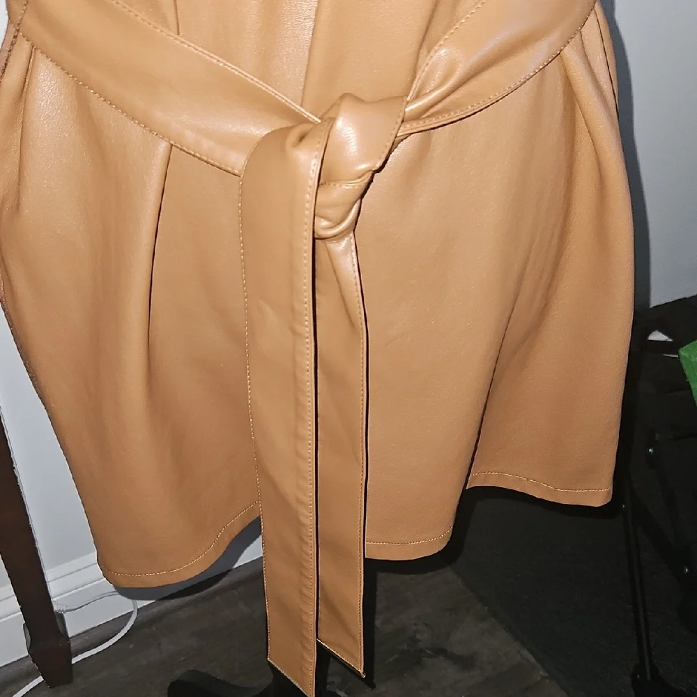 Marc New York Tan V-Neck Blouse with Tie Waist - Picture 3 of 4